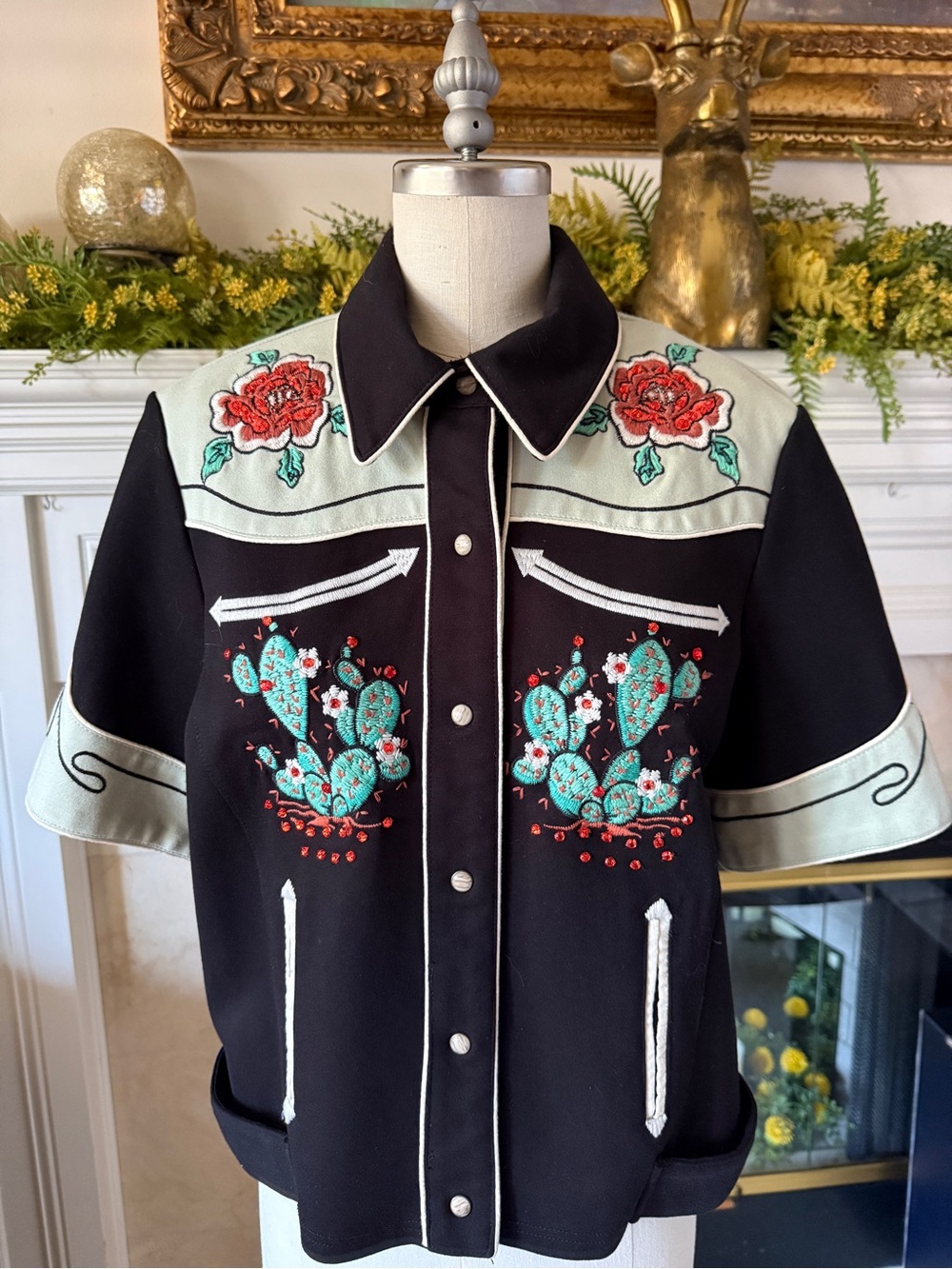 Double D Ranch Black Jacket/Top with Rose and Cactus motifs Western Women Sz Med